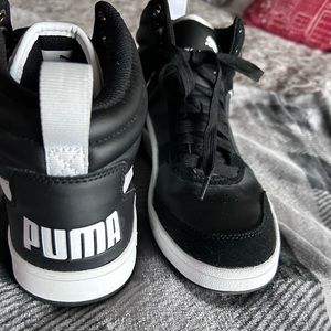 PUMA High Top Running shoe